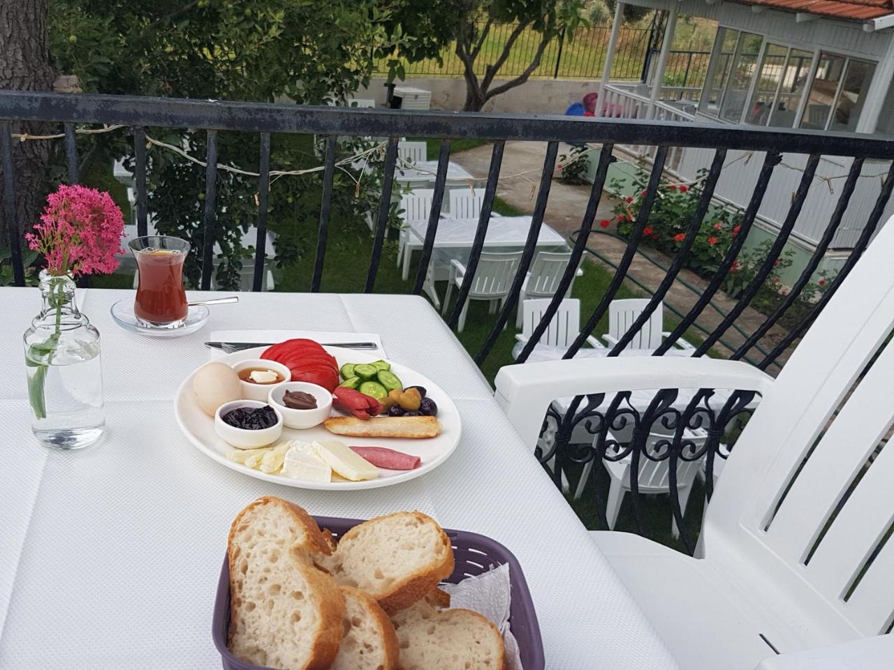 Akmonya Pansiyon Eriklice Exteriér fotografie